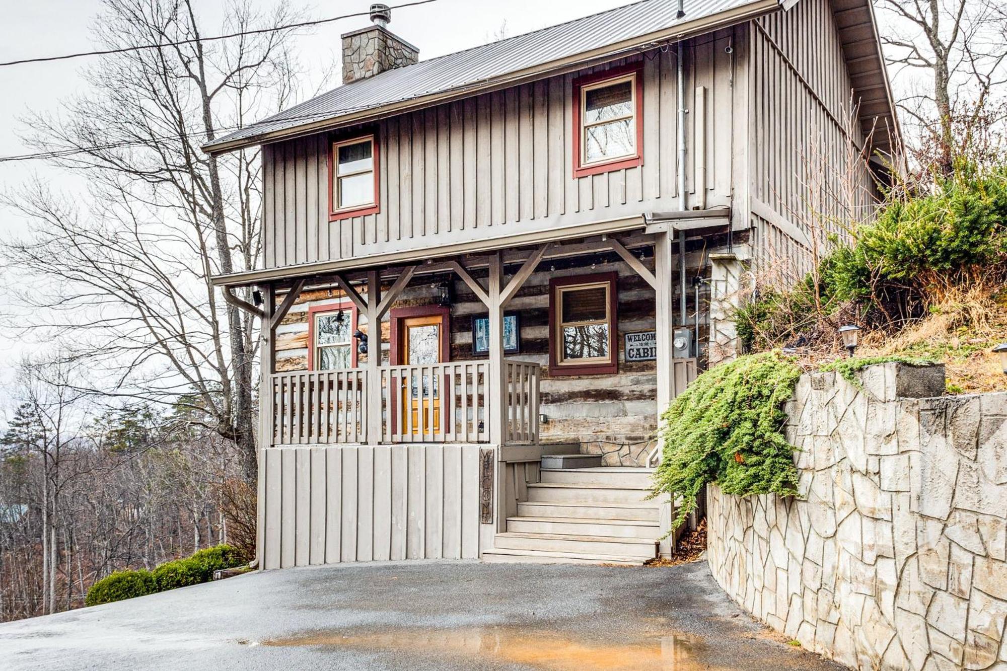 Spacious Gatlinburg Cabin With Hot Tub And Game Room! Екстериор снимка