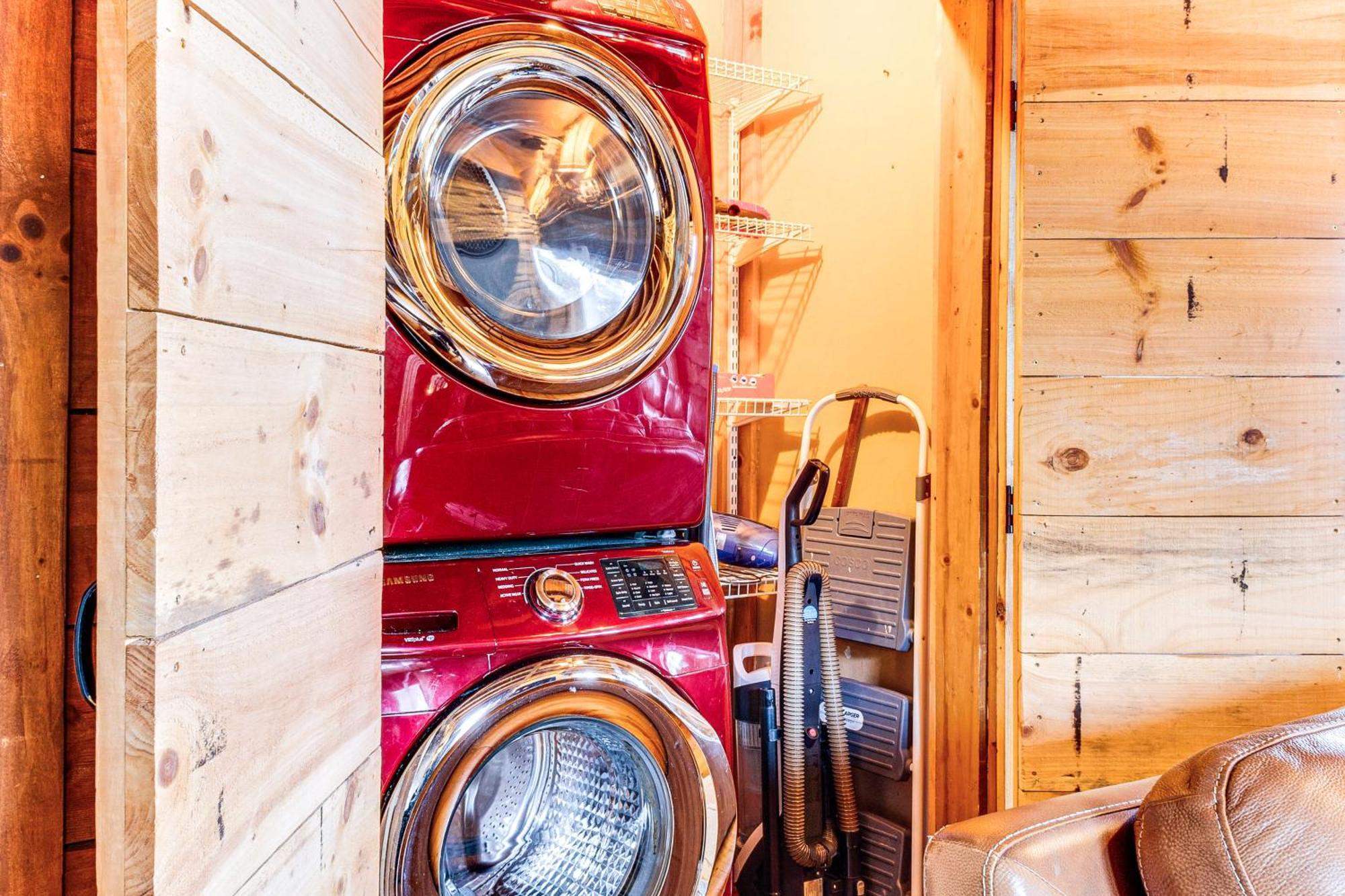 Spacious Gatlinburg Cabin With Hot Tub And Game Room! Екстериор снимка