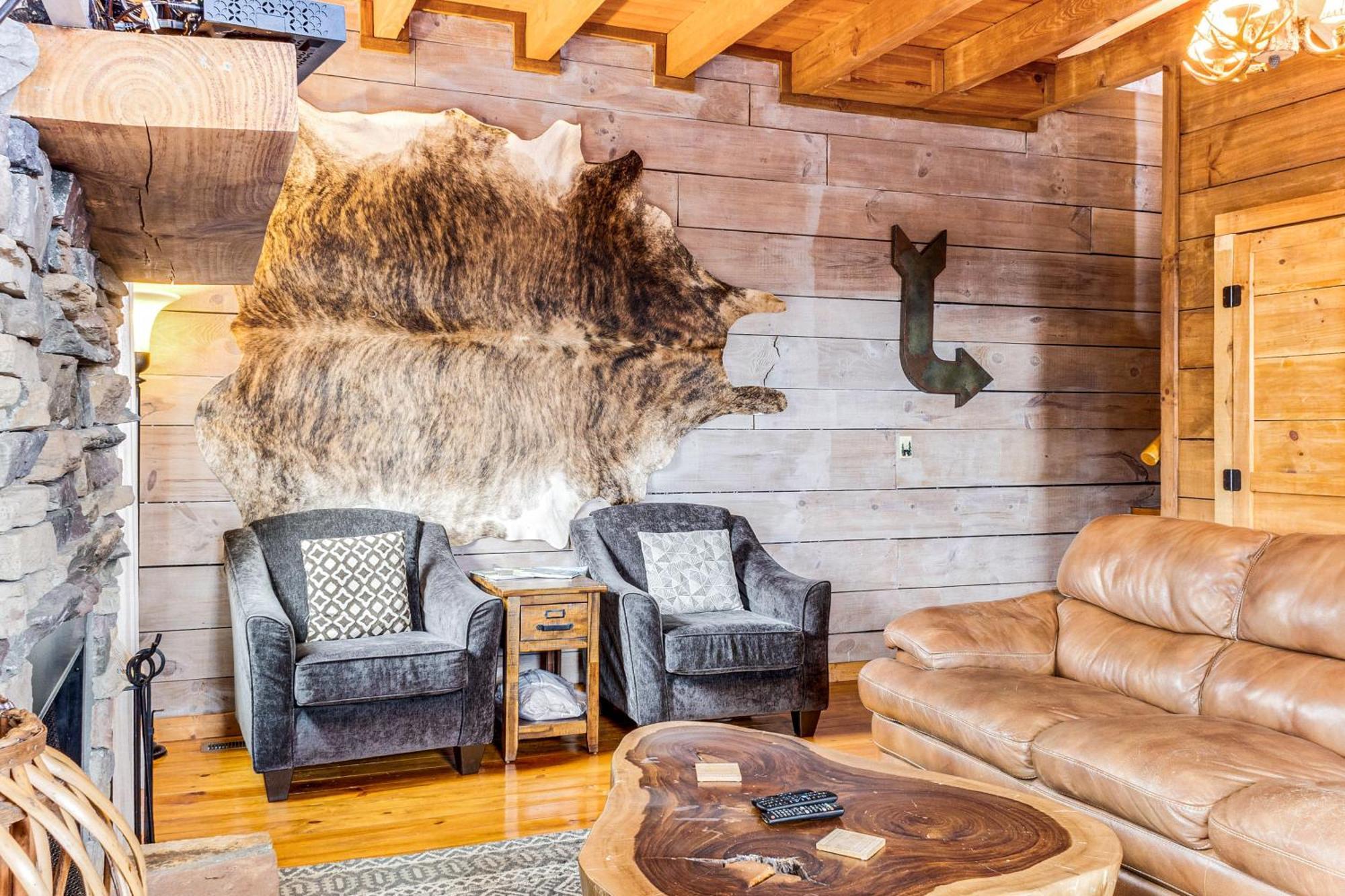 Spacious Gatlinburg Cabin With Hot Tub And Game Room! Екстериор снимка