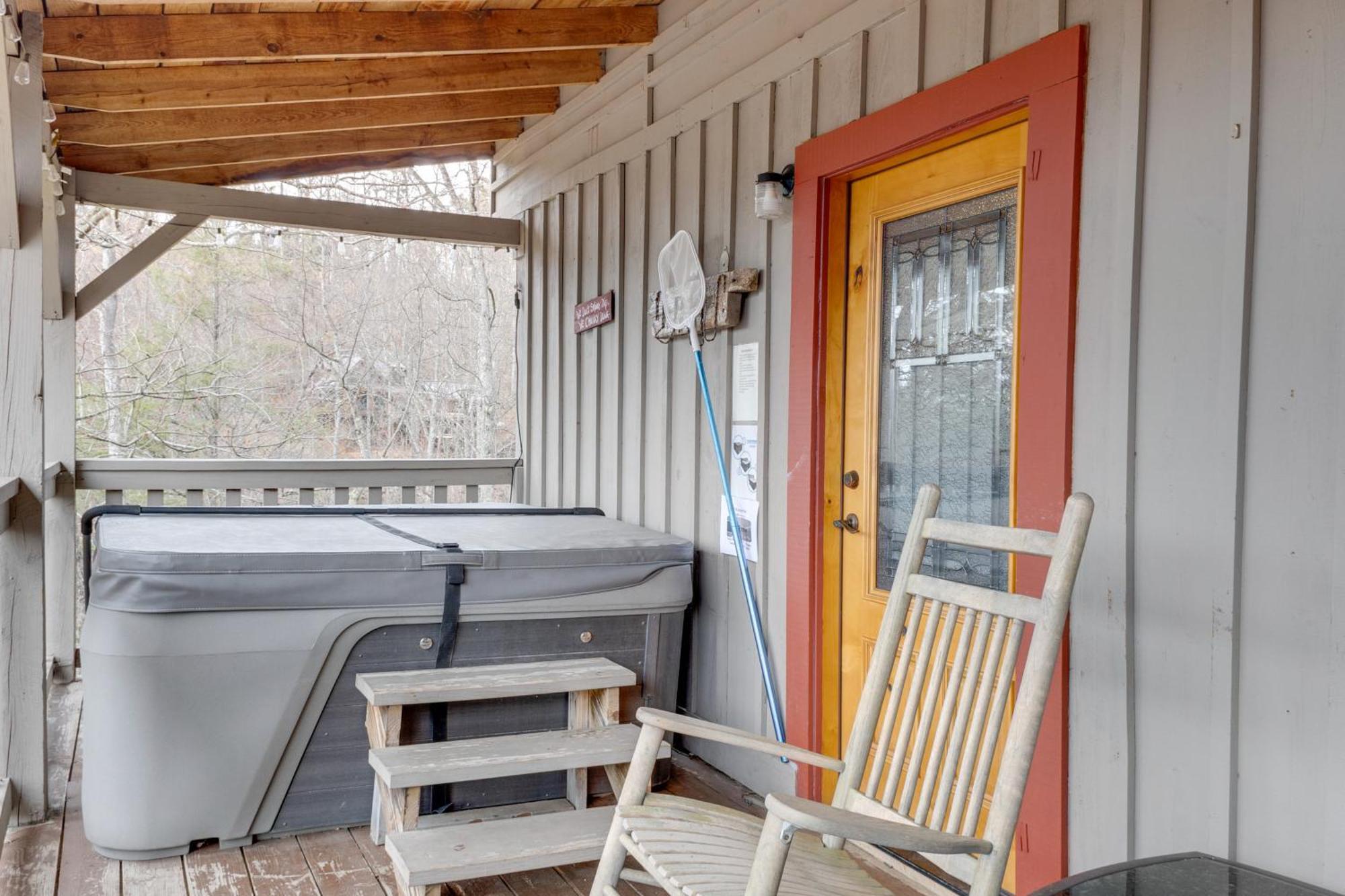 Spacious Gatlinburg Cabin With Hot Tub And Game Room! Екстериор снимка