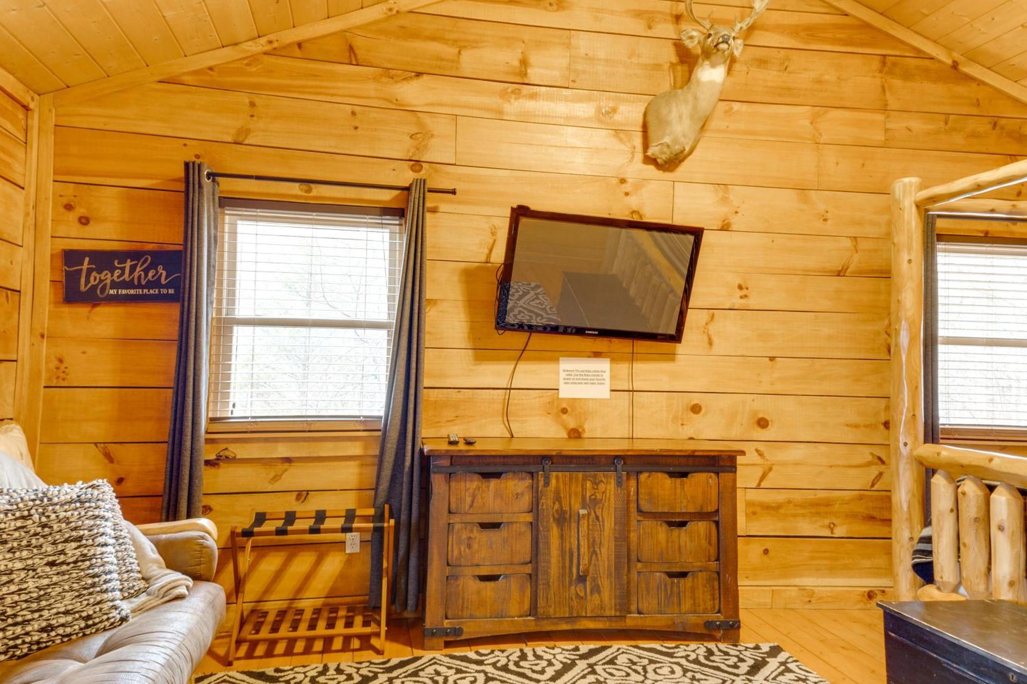 Spacious Gatlinburg Cabin With Hot Tub And Game Room! Екстериор снимка