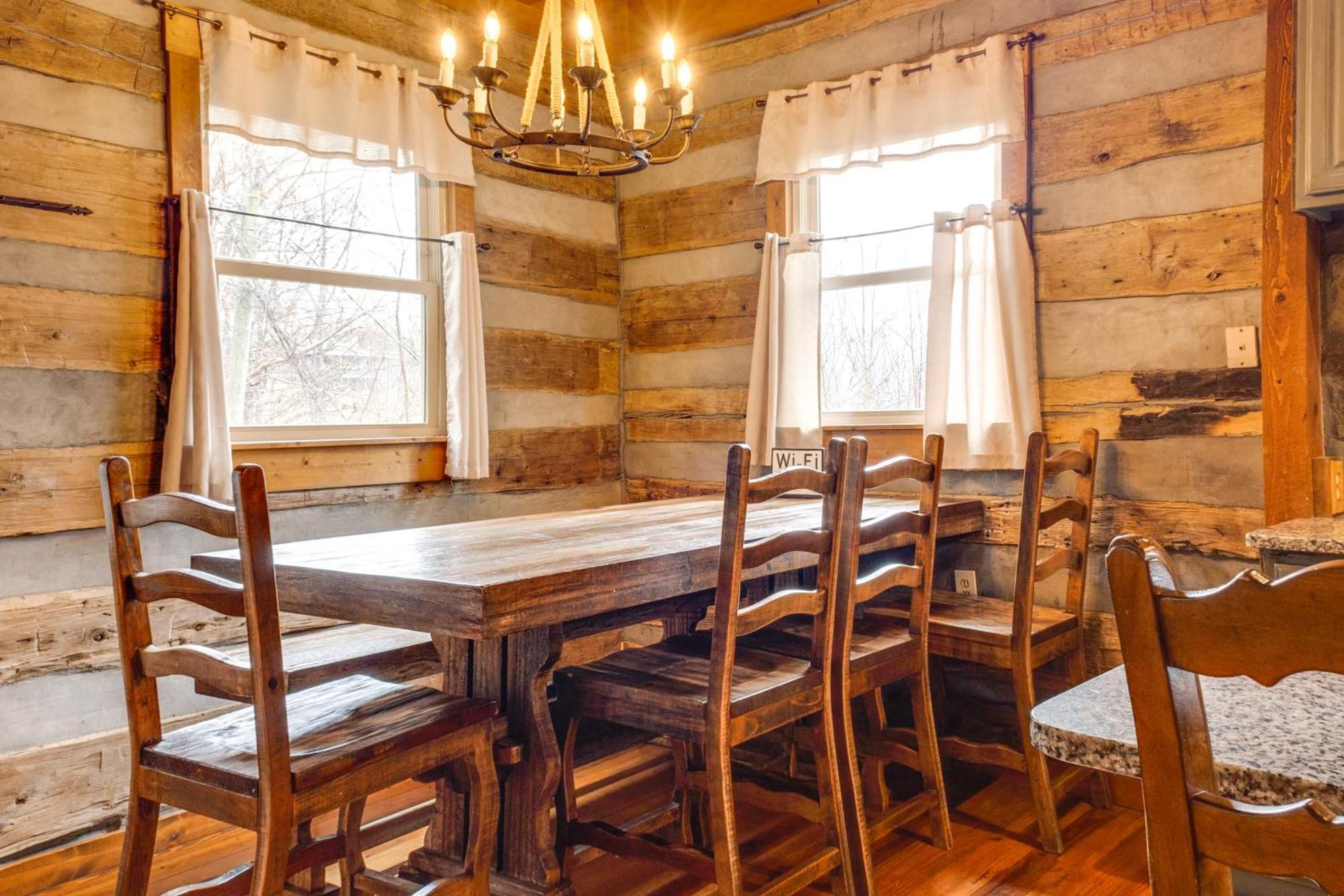 Spacious Gatlinburg Cabin With Hot Tub And Game Room! Екстериор снимка